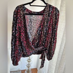 American Eagle Wrap Floral Long Sleeve